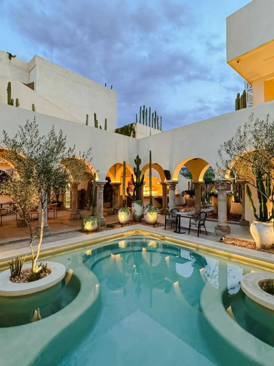 Fotografía al atardecer en la alberca del Hotel Amatte en San Miguel De Allende.