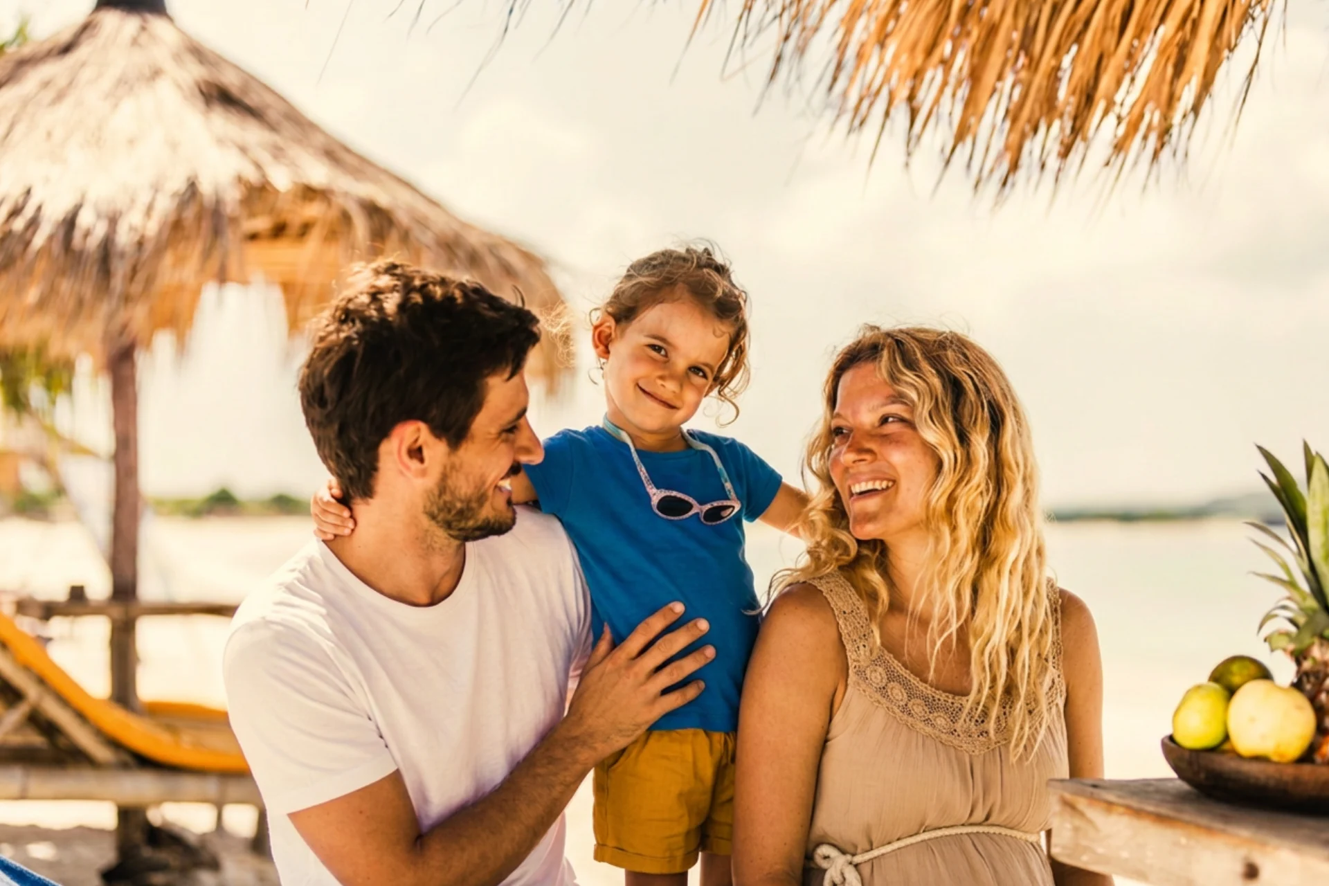 Familia compartiendo vacaciones juntos.